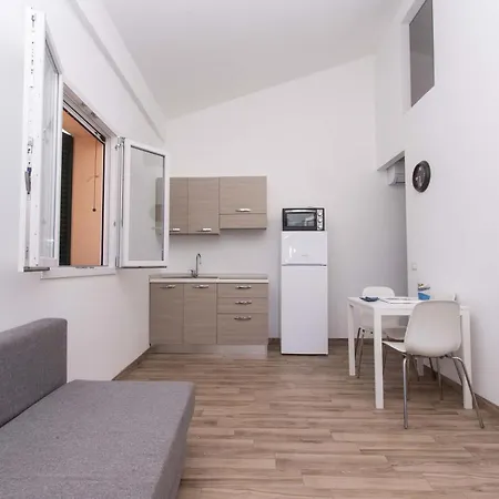 S211 - Sirolo, Nuovissimo Bilocale Con Portico Dx 아파트 *