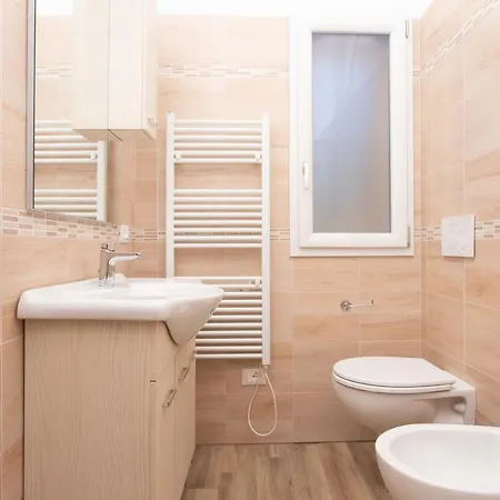 S211 - Sirolo, Nuovissimo Bilocale Con Portico Dx 아파트 시롤로